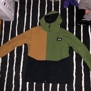 North face rain proof jacket sz large great condo